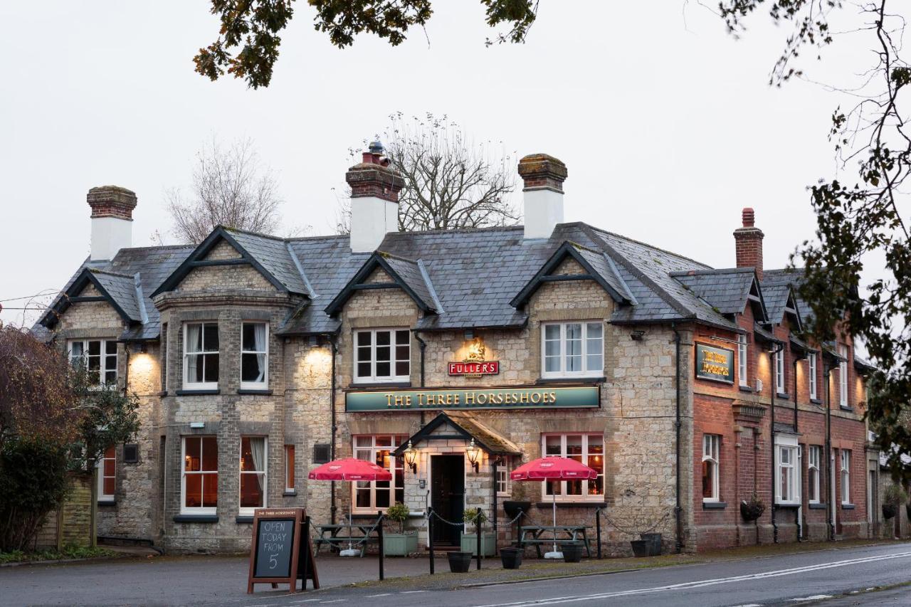 The Three Horseshoes East Worldham Алтон Екстериор снимка