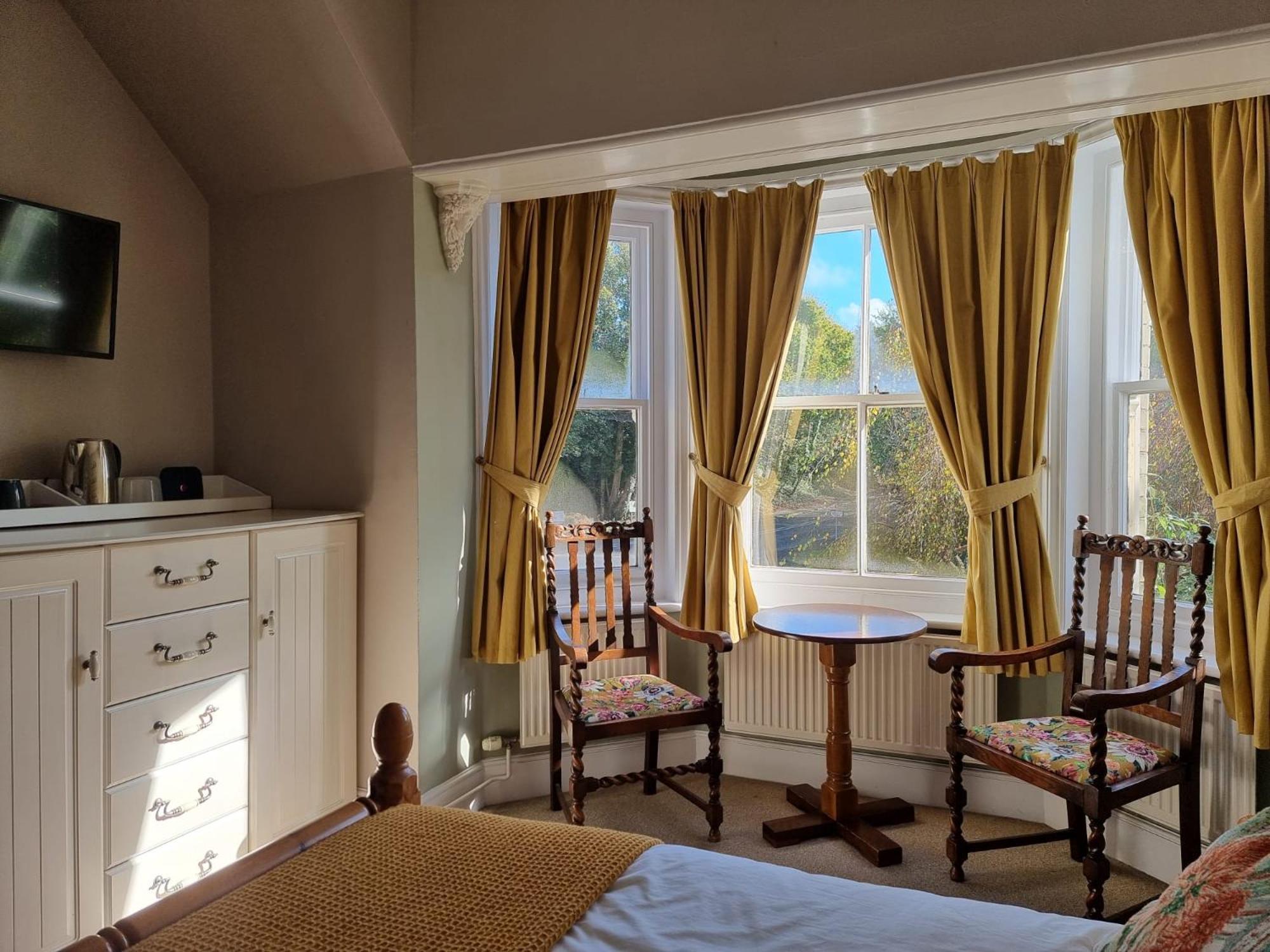 The Three Horseshoes East Worldham Алтон Екстериор снимка